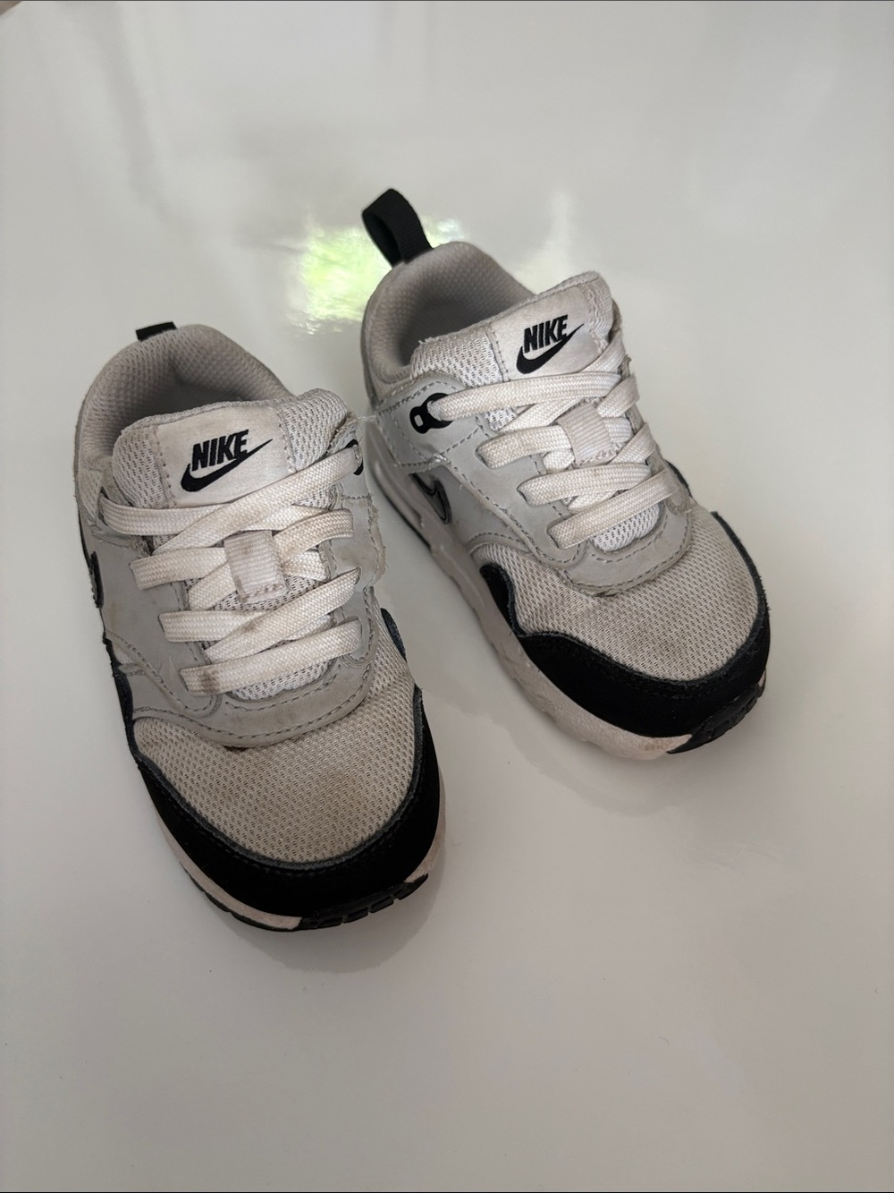 Nike Kids White and Black Low-Top Sneakers